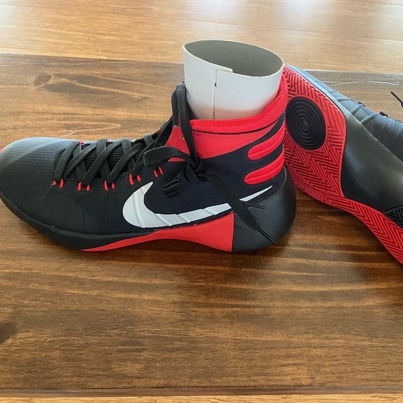 Nike hyperdunk never worn basketball shoes - Picture 1 of 2